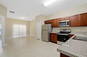 411 Blackbird Way in Kissimmee, FL - Building Photo - Building Photo