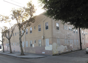 7501 S Central Ave in Los Angeles, CA - Building Photo - Building Photo