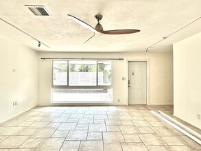 3627 NE 20th Ave, Unit A-B in Fort Lauderdale, FL - Building Photo - Building Photo