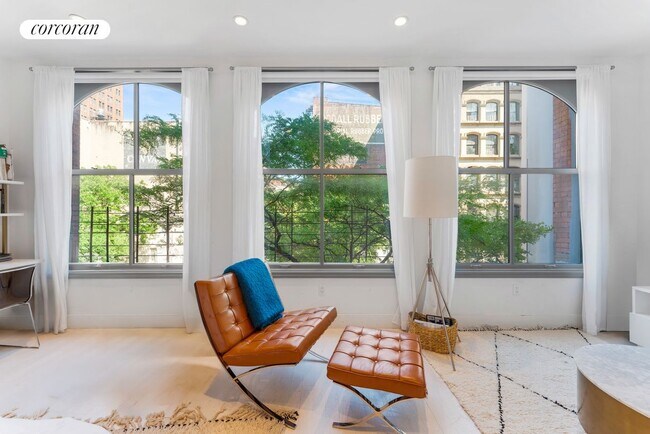 228 W Broadway in New York, NY - Building Photo - Building Photo