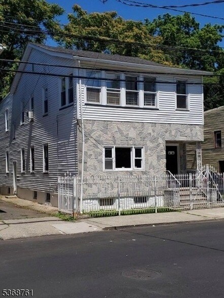 61 Boylan St, Unit 63 in Newark, NJ - Foto de edificio