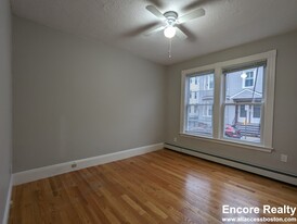 36 Portsmouth St, Unit 3 in Cambridge, MA - Building Photo - Building Photo