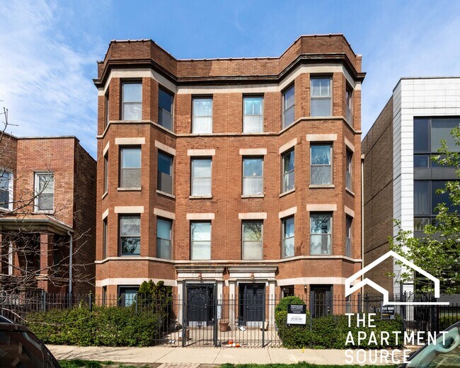 2330 W Huron St, Unit 1E