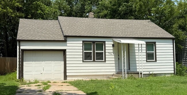 property at 5406 E Pine St
