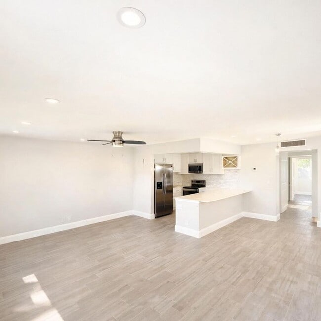 299 Tuscany F in Delray Beach, FL - Foto de edificio - Building Photo