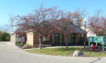 Deercreek Village Apartments in Bellefontaine, OH - Foto de edificio - Building Photo