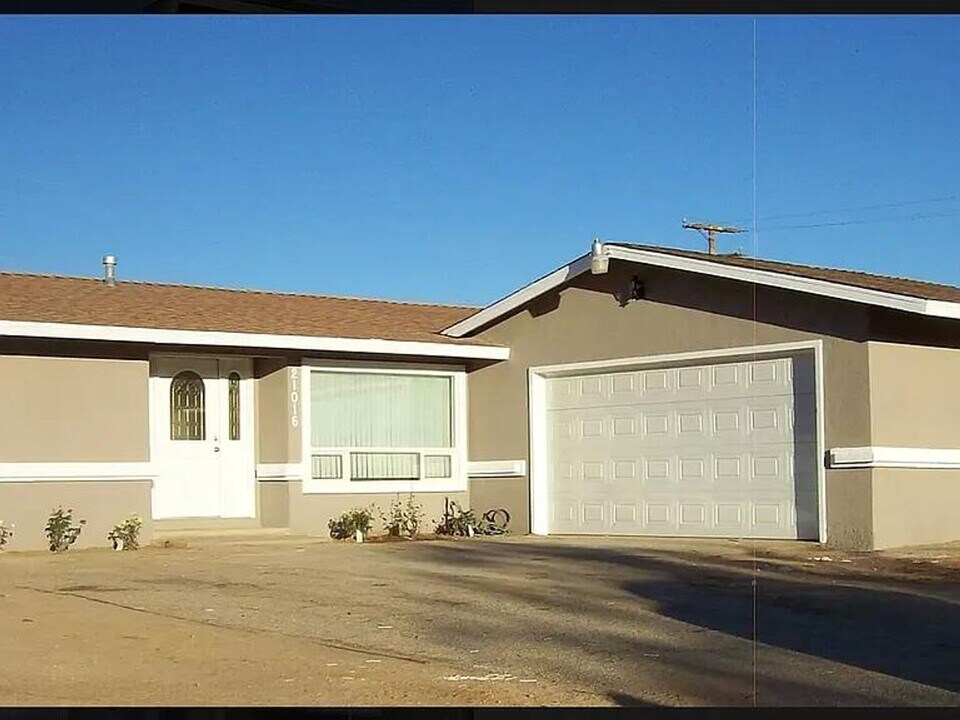 21016 79th St in California City, CA - Building Photo