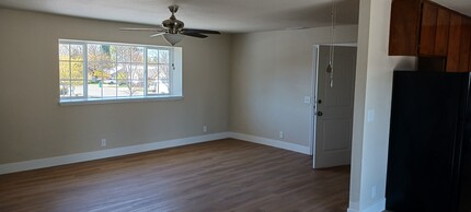 308 Saint Michael Ct in Chico, CA - Building Photo - Building Photo