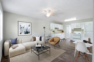 Bremen Oaks in Bremen, GA - Building Photo