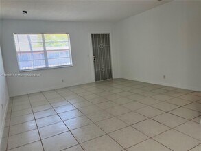5300 Hollywood Blvd in Hollywood, FL - Building Photo - Building Photo