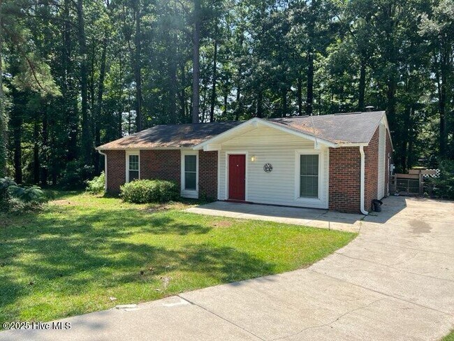 710 Terrace Ct in Jacksonville, NC - Building Photo - Building Photo