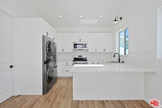 5044 1/2 Hartwick St in Los Angeles, CA - Building Photo - Building Photo