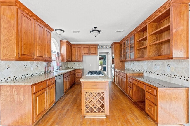 4414 Riverside Oaks Dr