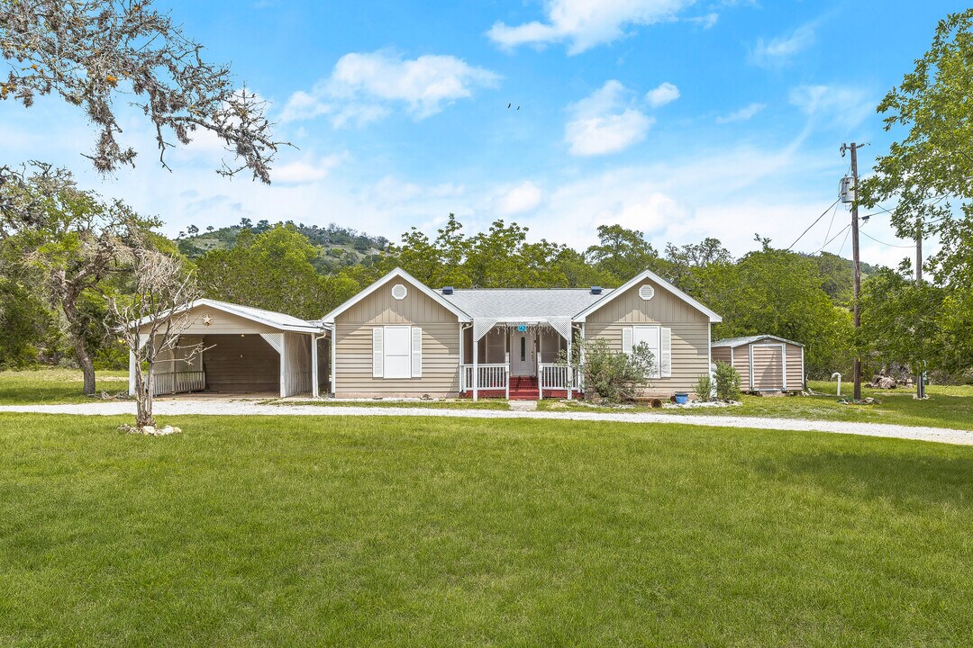 143 Platten Creek Rd in Boerne, TX - Building Photo