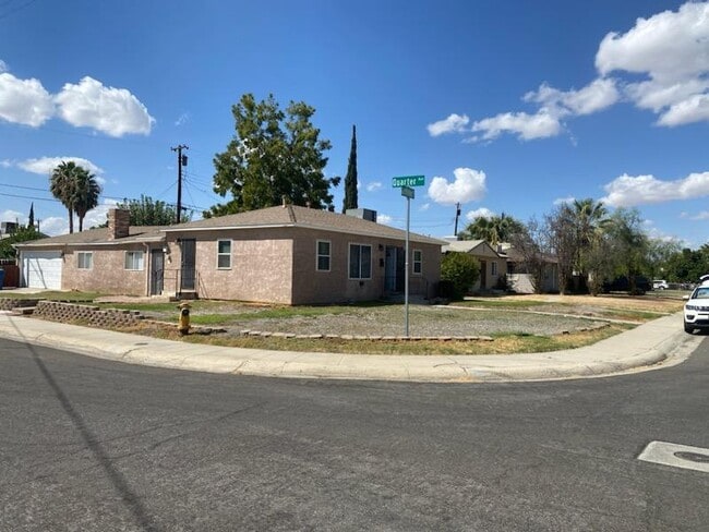 309 Griffiths St in Bakersfield, CA - Building Photo - Building Photo