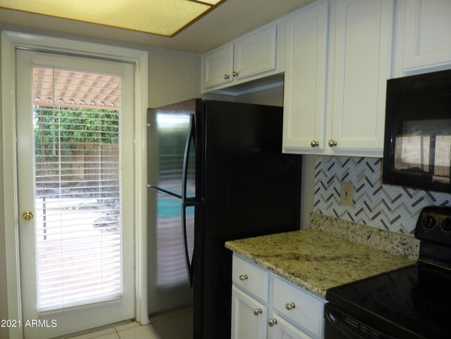 property at 607 E Diamond Dr