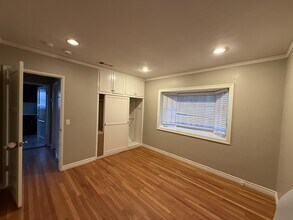 10901 Huston St, Unit 10901 in North Hollywood, CA - Foto de edificio - Building Photo