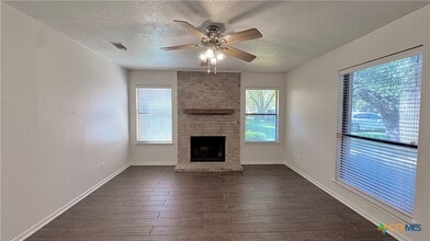 717 Royal St in Salado, TX - Building Photo - Building Photo