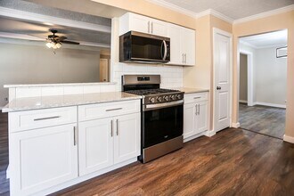 502 Rosewood Dr in Shenandoah, TX - Building Photo - Building Photo