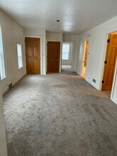5921 5th Ave, Unit Upper in Kenosha, WI - Building Photo - Building Photo