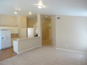 522 Beth Ann St in Valrico, FL - Foto de edificio - Building Photo