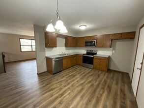 1903 E Samuel J St in Ozark, MO - Building Photo - Building Photo