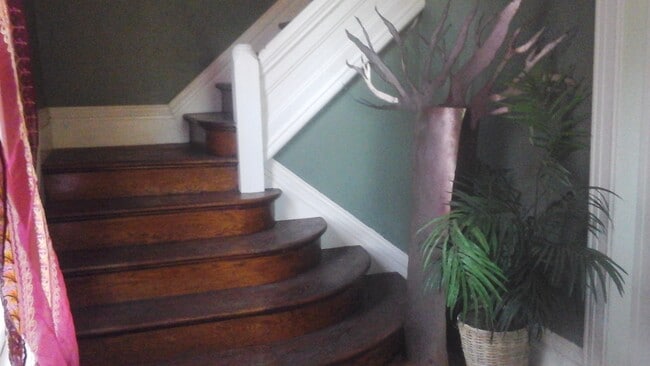 103 Victoria St N, Unit #2