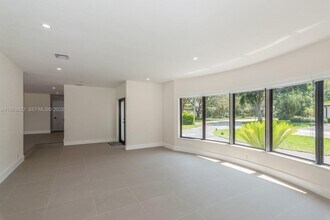 7001 SW 126th St in Miami, FL - Building Photo - Building Photo