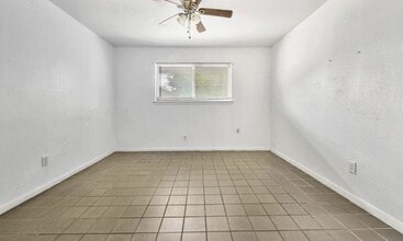 26 Farrell St in Houston, TX - Building Photo - Building Photo