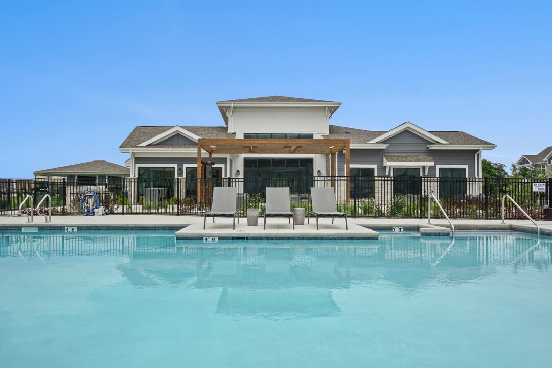 Seasons at Franklin in Franklin, WI - Foto de edificio