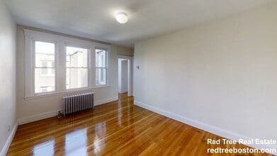 1638 Commonwealth Ave, Unit 25 in Boston, MA - Building Photo - Building Photo