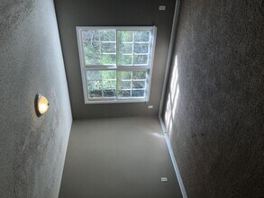 5140 Highpoint Rd in Union City, GA - Building Photo - Building Photo