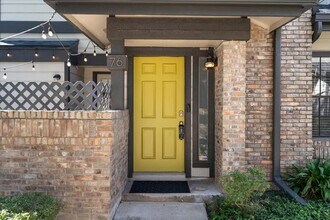 1748 Ohlen Rd in Austin, TX - Foto de edificio - Building Photo