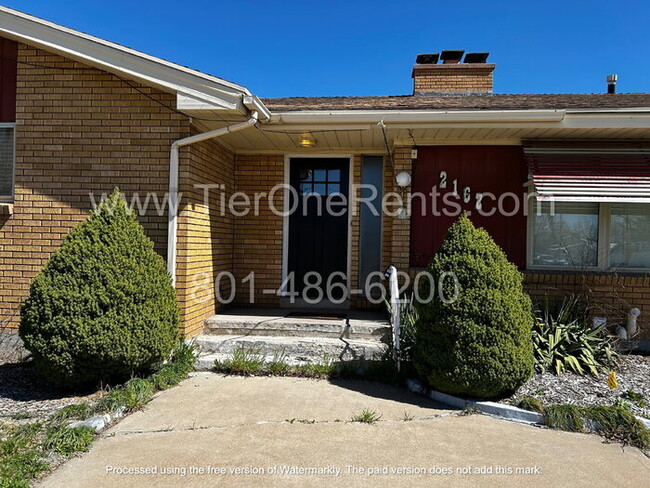 2162 N 2000 W in Clinton, UT - Foto de edificio - Building Photo