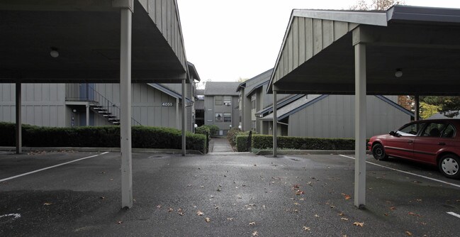 Canyon Creek in Beaverton, OR - Building Photo - Building Photo