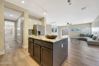 9423 W Monte Vista Rd in Phoenix, AZ - Building Photo - Building Photo