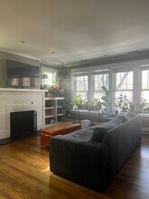 2541 Ewing Ave in Evanston, IL - Building Photo - Building Photo