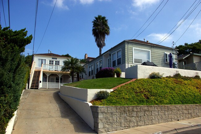 1826-1830 Guy St in San Diego, CA - Foto de edificio - Building Photo