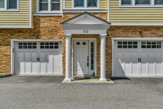 69 Riverdale Ave in Greenwich, CT - Building Photo - Building Photo