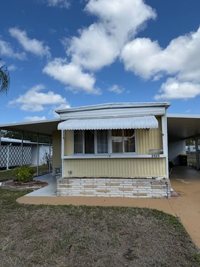 2929 Saralake Dr S in Sarasota, FL - Building Photo - Building Photo