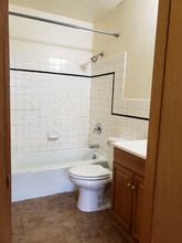 12722 76th Ave S in Seattle, WA - Foto de edificio - Building Photo