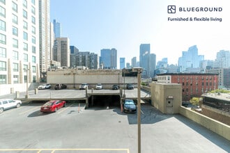 77 W Huron St in Chicago, IL - Building Photo - Building Photo
