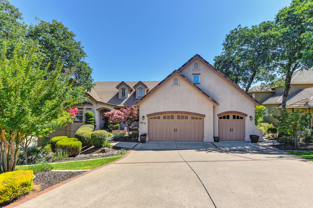 675 Lakecrest Dr in El Dorado Hills, CA - Building Photo