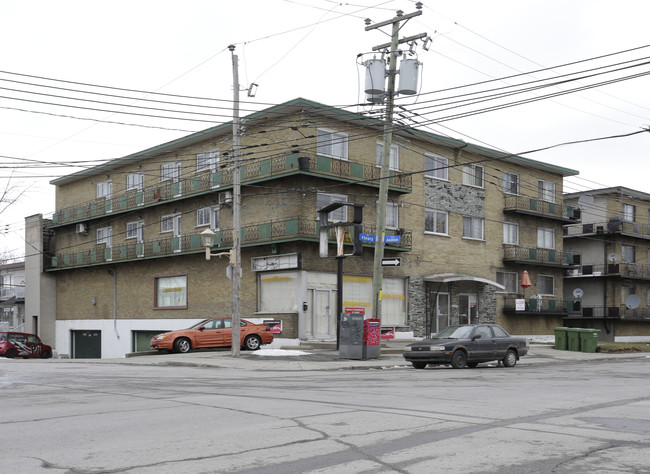 3301-3303 Fleury Rue E in Montréal, QC - Building Photo - Building Photo