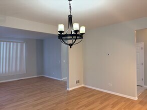 1155 Clover Hill Ln in Elgin, IL - Building Photo - Building Photo