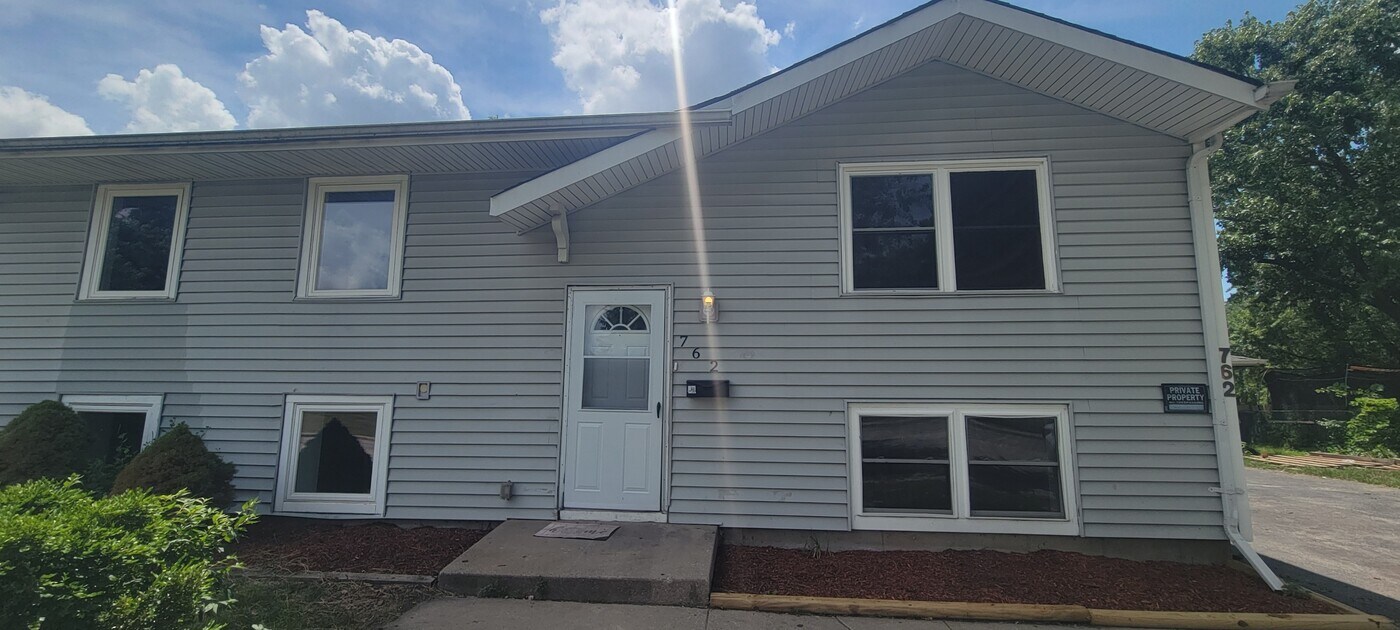 762 Notre Dame Dr in Matteson, IL - Foto de edificio