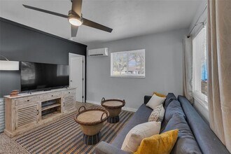 2007 NE 3rd Ave in Wilton Manors, FL - Building Photo - Building Photo