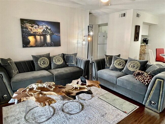 property at 5353 Richmond Ave.