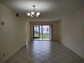 3050 Norwood Pl, Unit N111 in Boca Raton, FL - Building Photo - Building Photo