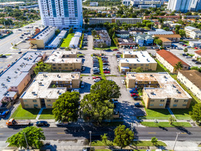 Honeysuckle Apartments in Miami, FL - Building Photo - Building Photo